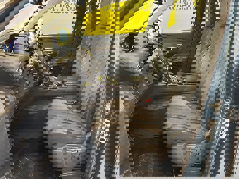 Image Peugeot 〵㠰⠠㄰㈮㄰ⴷ⤾ 1.5 BlueHdi 130 Allure Pack Full leds GPS Caméra Carplay Sièges chauffants 7 places Régul Clim auto 