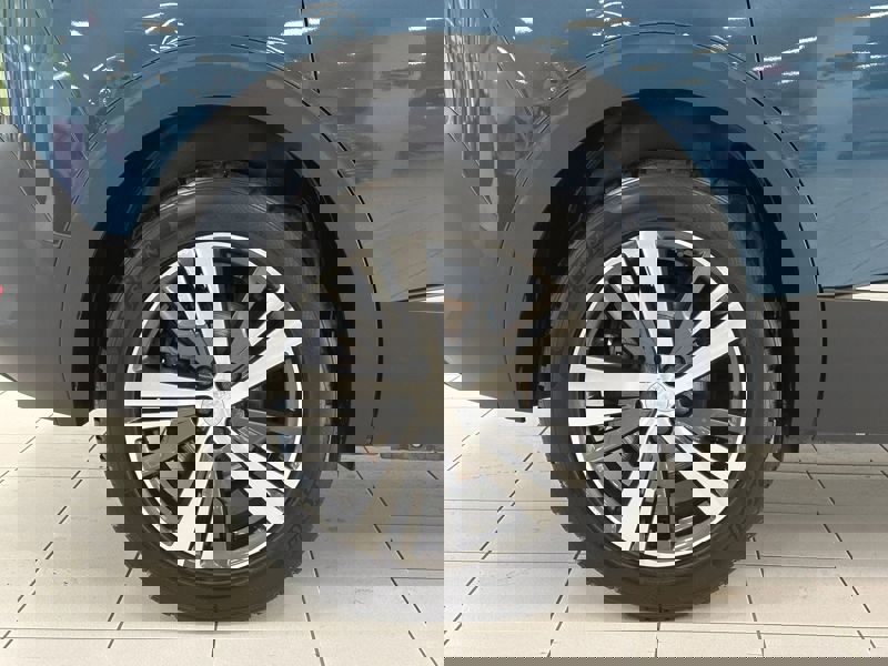 Image Peugeot 〵㠰⠠㄰㈮㄰ⴷ⤾ 1.5 BlueHdi 130 Allure Pack Full leds GPS Caméra Carplay Sièges chauffants 7 places Régul Clim auto 