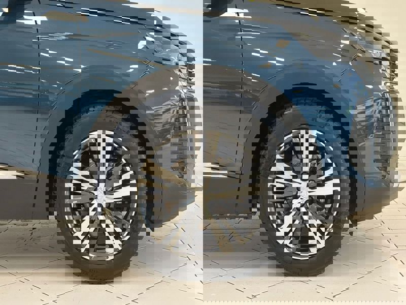 Image Peugeot 〵㠰⠠㄰㈮㄰ⴷ⤾ 1.5 BlueHdi 130 Allure Pack Full leds GPS Caméra Carplay Sièges chauffants 7 places Régul Clim auto 