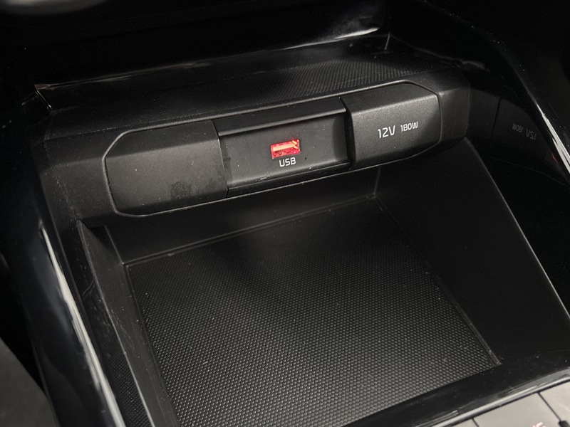 Image Kia STONIC 1.0 T-GDI 120 DCT Launch Edition GPS Caméra Carplay Régul Clim auto  Gtie 1 an 