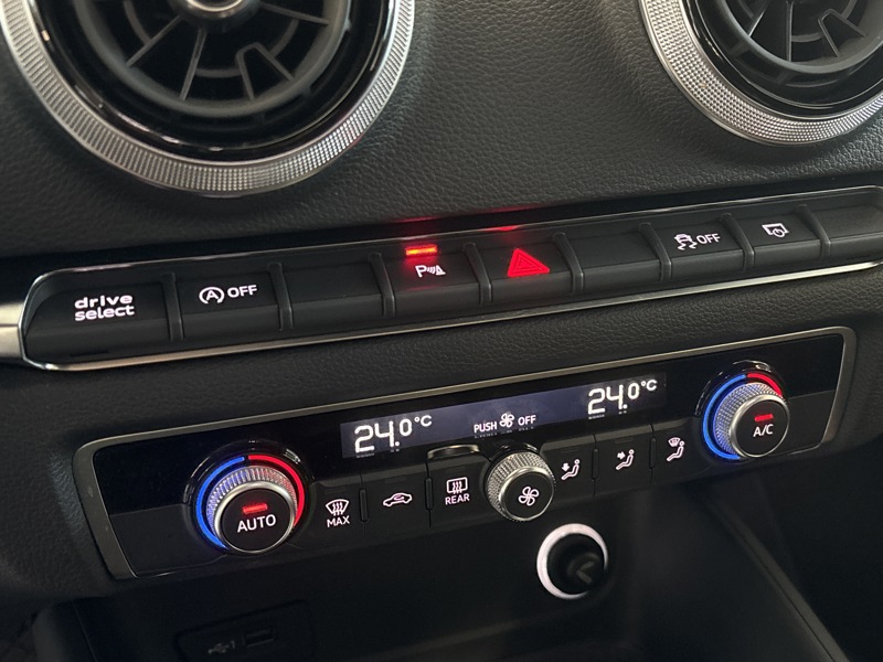 Image Audi A3 BERLINE 35 TFSI 1.5 150 design S-tronic7 Full leds GPS Caméra Carplay Virtual Drive Select Sièges cuir élec 