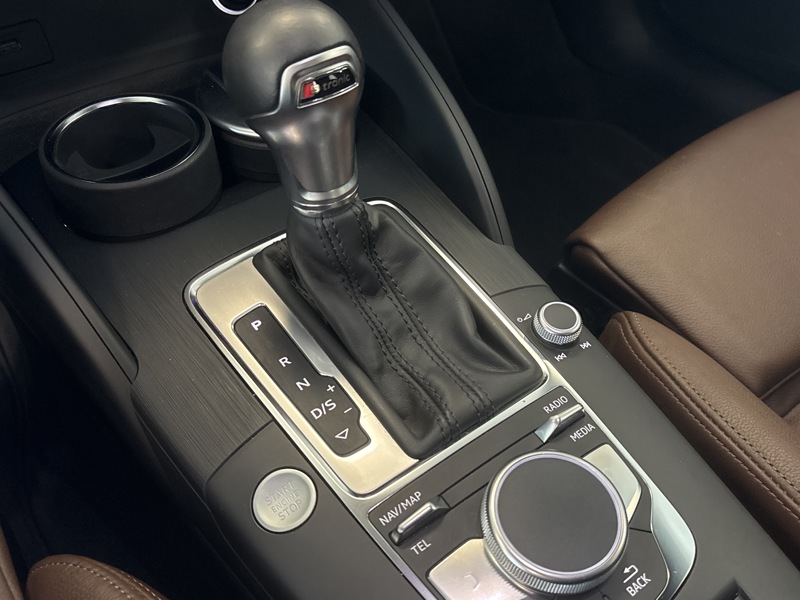 Image Audi A3 BERLINE 35 TFSI 1.5 150 design S-tronic7 Full leds GPS Caméra Carplay Virtual Drive Select Sièges cuir élec 