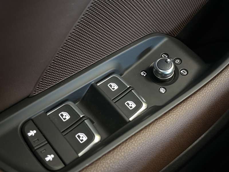 Image Audi A3 BERLINE 35 TFSI 1.5 150 design S-tronic7 Full leds GPS Caméra Carplay Virtual Drive Select Sièges cuir élec 