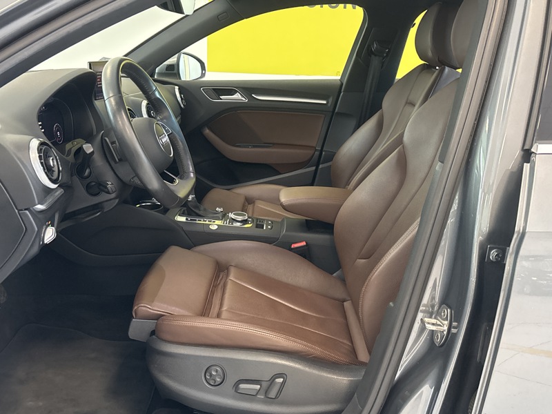 Image Audi A3 BERLINE 35 TFSI 1.5 150 design S-tronic7 Full leds GPS Caméra Carplay Virtual Drive Select Sièges cuir élec 