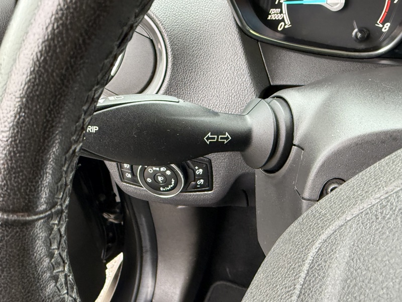 Image Ford TOURNEO COURIER 1.0 100 Titanium Bluetooth Radar Régul Clim Gtie 1 an