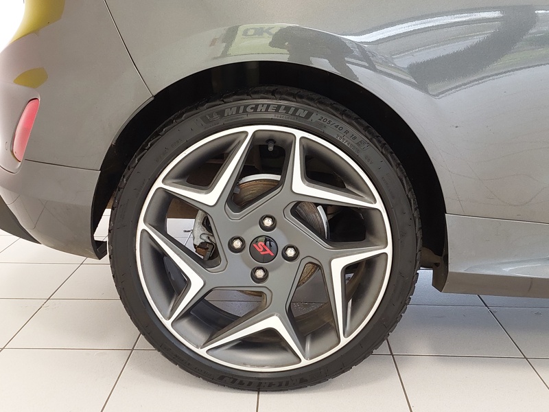 Image Ford FIESTA 1.5 Ecoboost 200 ST Pack Full leds GPS Caméra BO Carplay Sièges chauffants Régul Clim auto Gtie 1 an