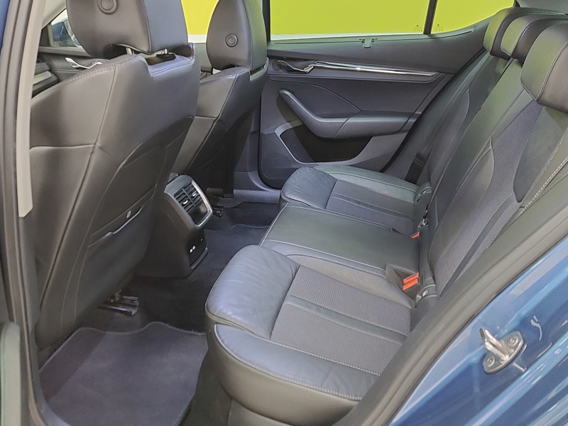 Image Skoda OCTAVIA BERLINE 1.0 TSI 110 Style DSG7 Full leds GPS Caméra Carplay Sièges chauffants 1ère main ACC Clim auto Gtie 1