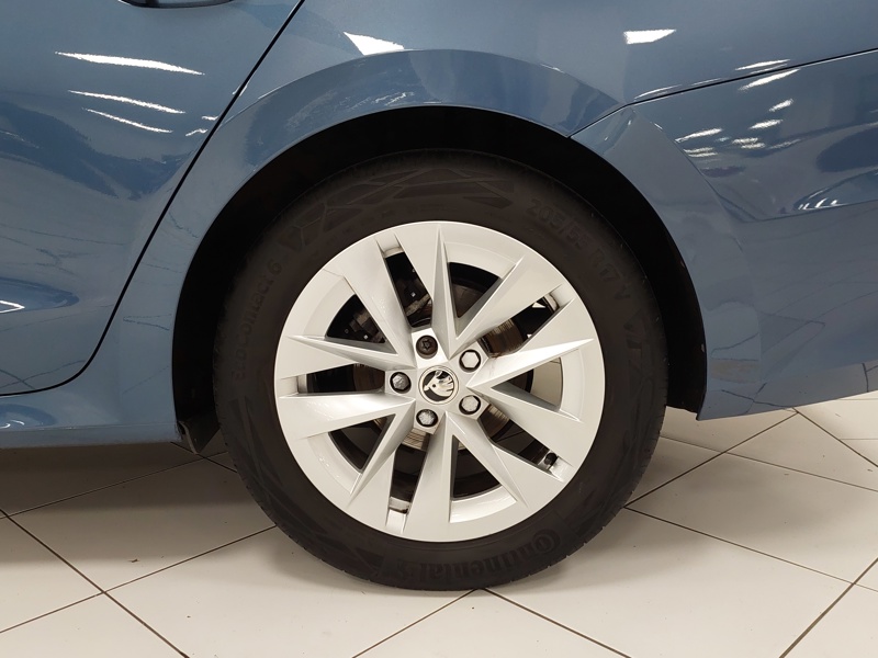 Image Skoda OCTAVIA BERLINE 1.0 TSI 110 Style DSG7 Full leds GPS Caméra Carplay Sièges chauffants 1ère main ACC Clim auto Gtie 1