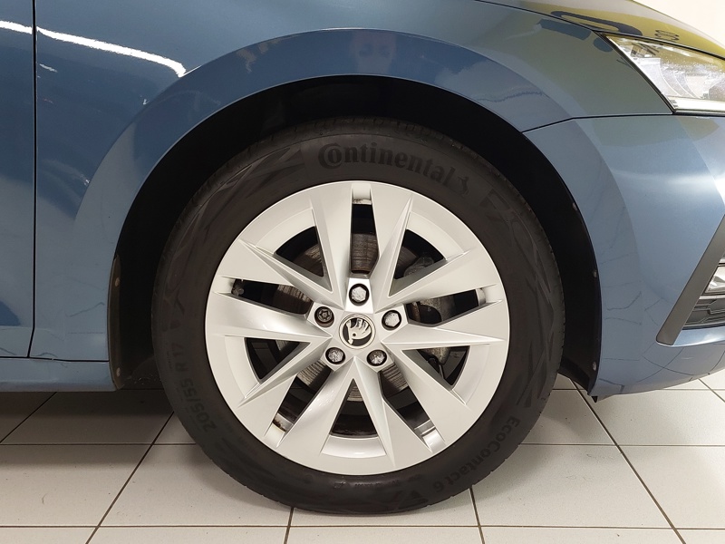 Image Skoda OCTAVIA BERLINE 1.0 TSI 110 Style DSG7 Full leds GPS Caméra Carplay Sièges chauffants 1ère main ACC Clim auto Gtie 1