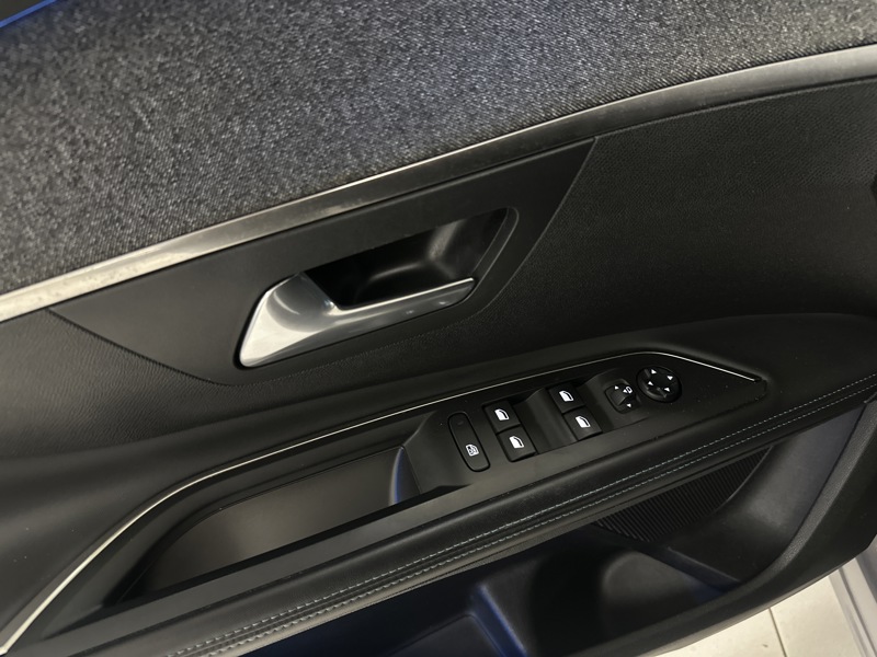 Image Peugeot 5008 1.6 165 Crossway EAT6 GPS Caméra 7 places Carplay Grip control Sièges chauffants Régul Clim auto Gti