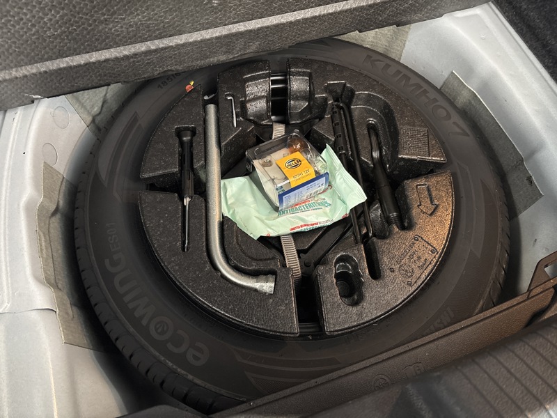 Image Volkswagen POLO VI 1.0 TSI 95 Business GPS Radar Régul Clim  Gtie 1 an 