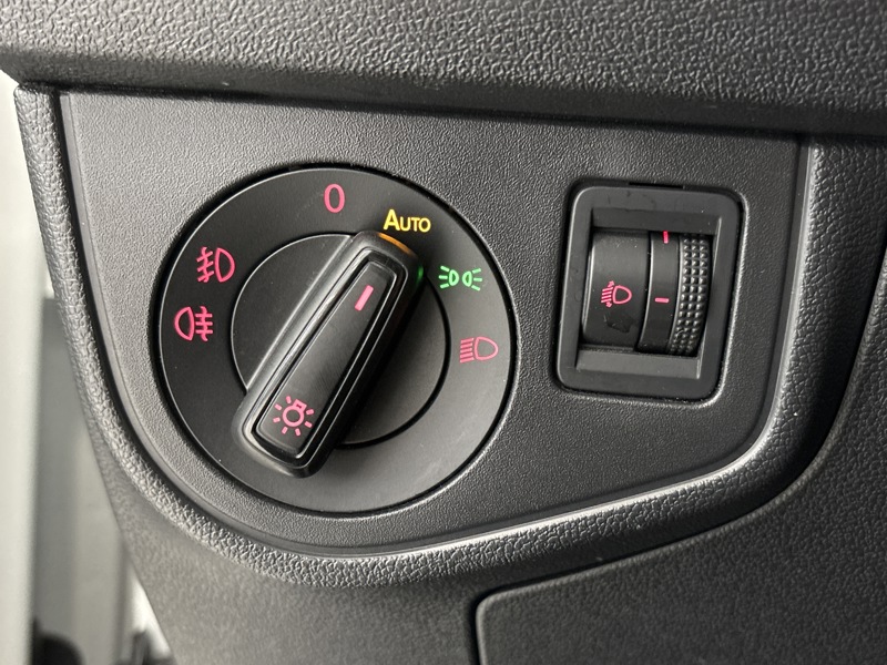 Image Volkswagen POLO VI 1.0 TSI 95 Business GPS Radar Régul Clim  Gtie 1 an 