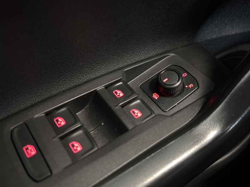 Image Volkswagen POLO VI 1.0 TSI 95 Business GPS Radar Régul Clim  Gtie 1 an 