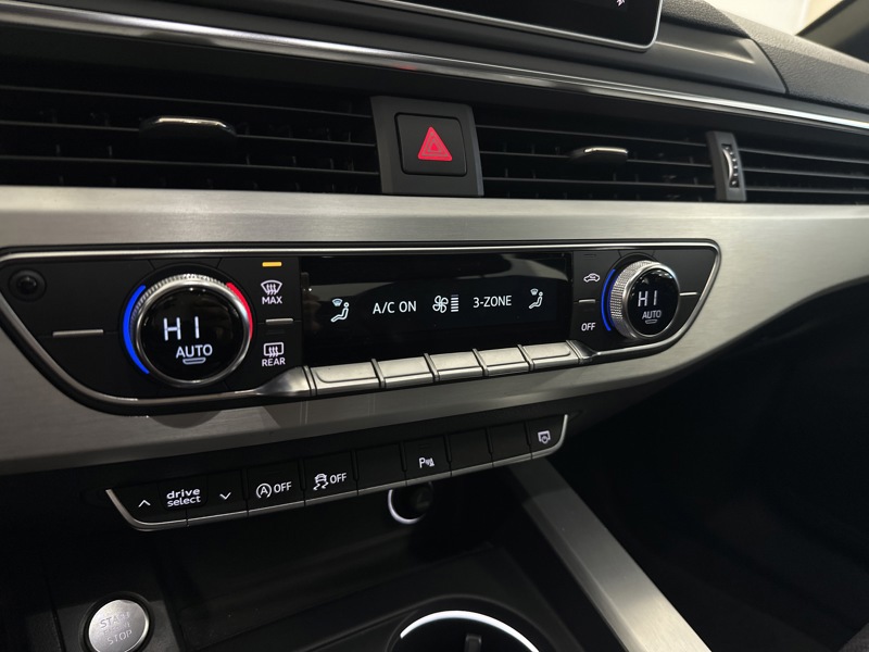 Image Audi A4 BERLINE s-line 2.0 TDI 150 S-tronic7 Virtual GPS Alcantara Carplay clim auto bi-zone Gtie 1 an