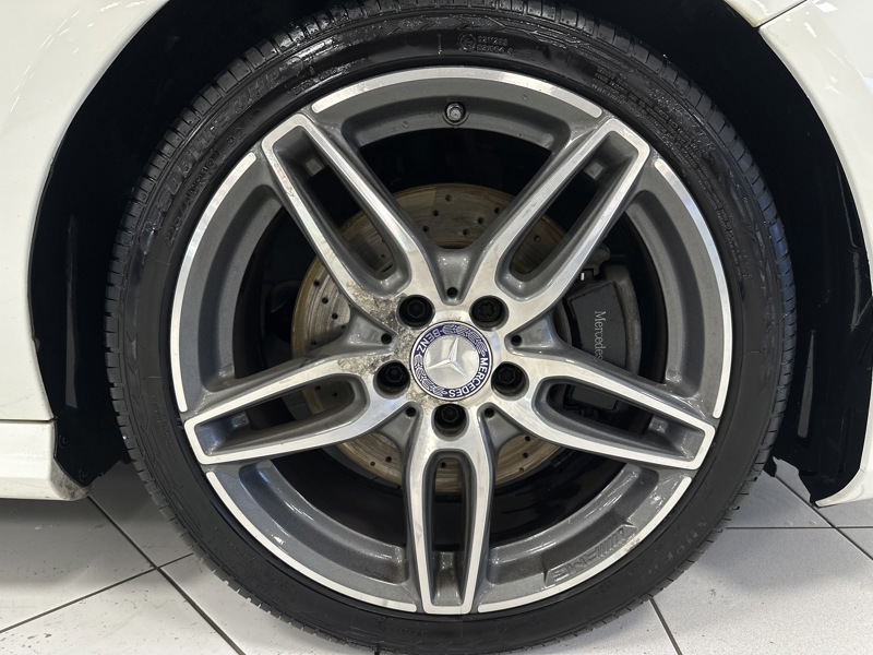 Image Mercedes-Benz CLASSE A A 220 4MATIC Pack AMG Line GPS camera sièges chauffants Gtie 1 an