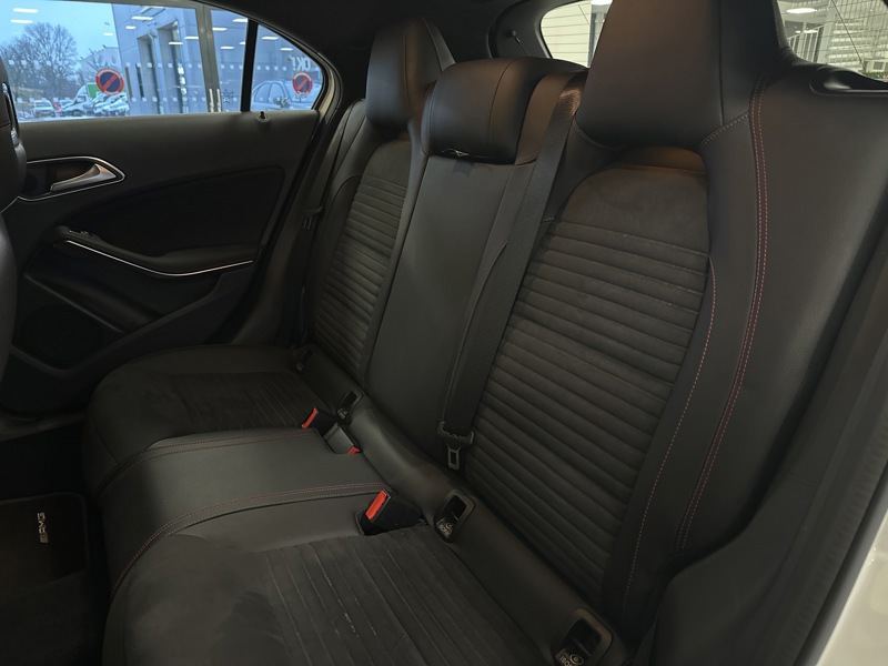 Image Mercedes-Benz CLASSE A A 220 4MATIC Pack AMG Line GPS camera sièges chauffants Gtie 1 an